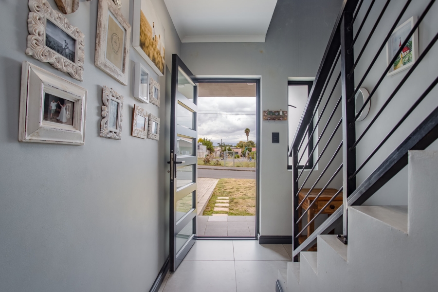 3 Bedroom Property for Sale in De Zoete Inval Western Cape